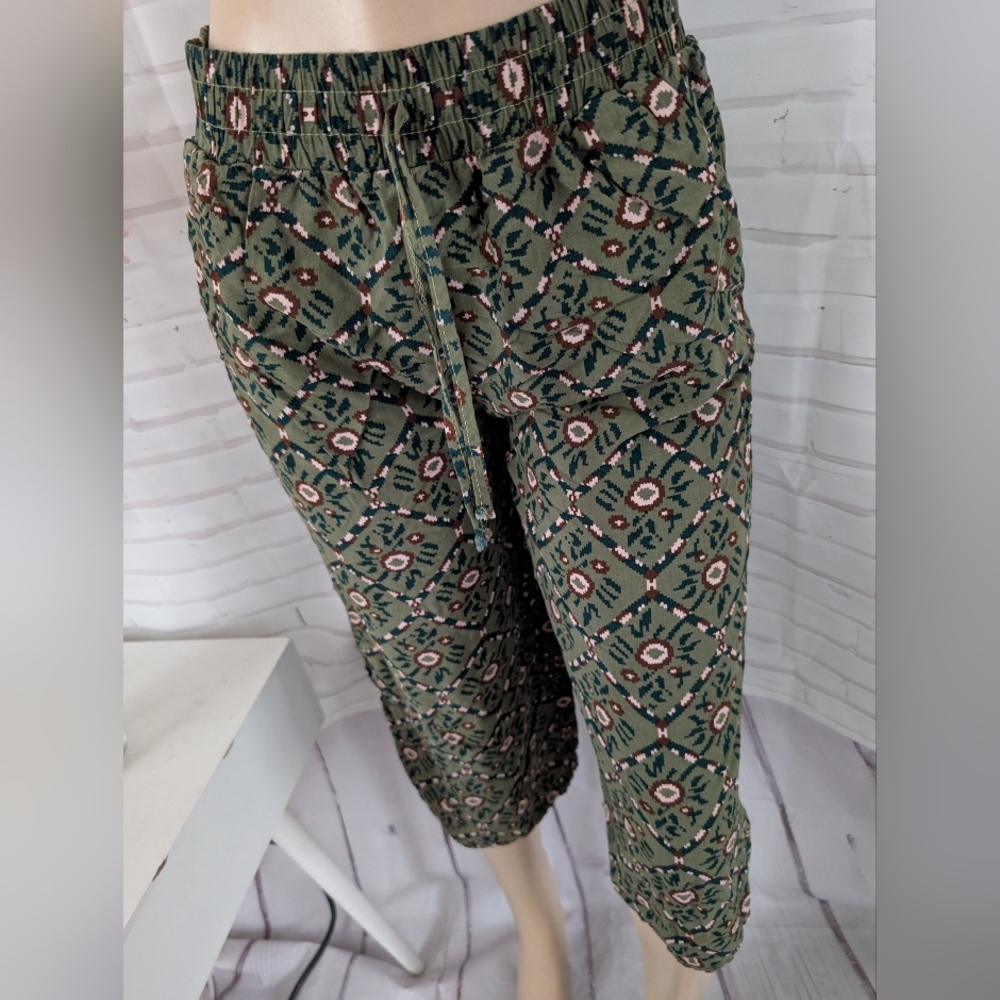 Rene Ricci Green Patterned Cropped Pants